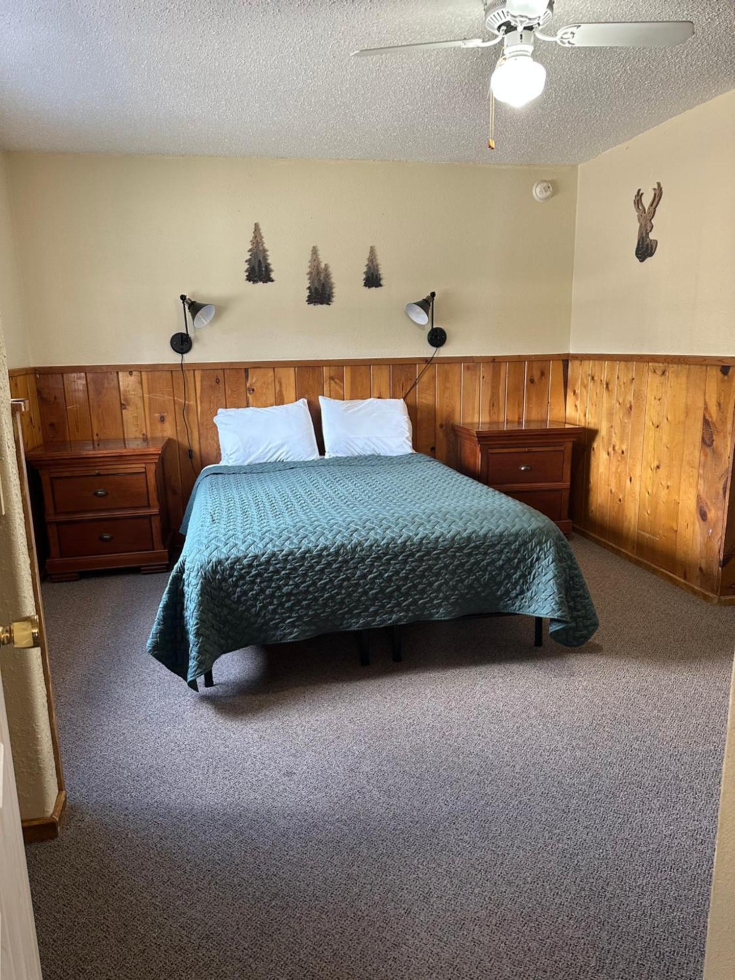 Deer Lodge Ред-Ривер Номер фото