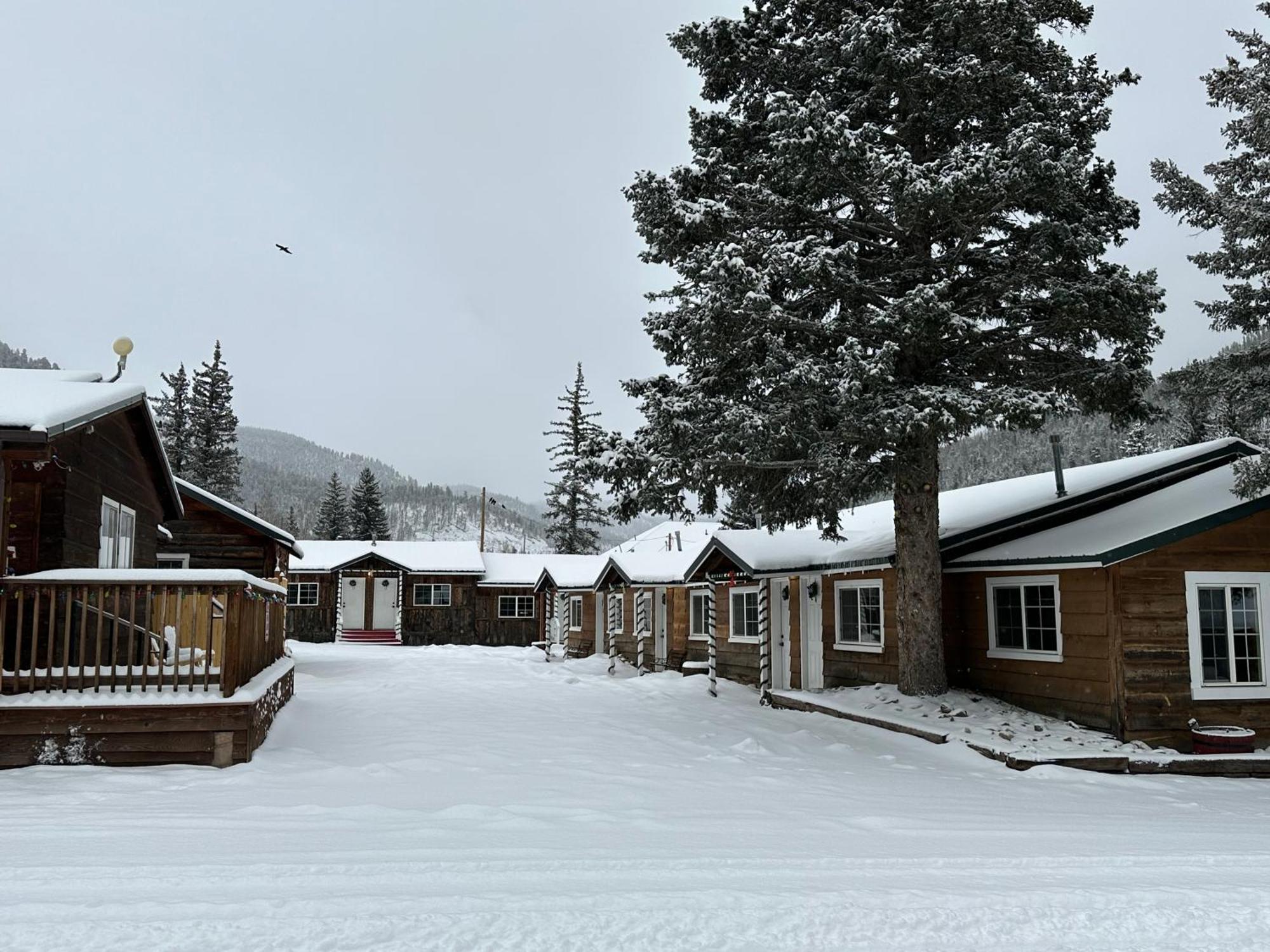 Deer Lodge Ред-Ривер Экстерьер фото