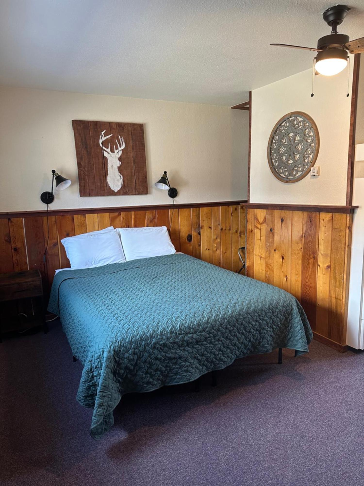 Deer Lodge Ред-Ривер Номер фото