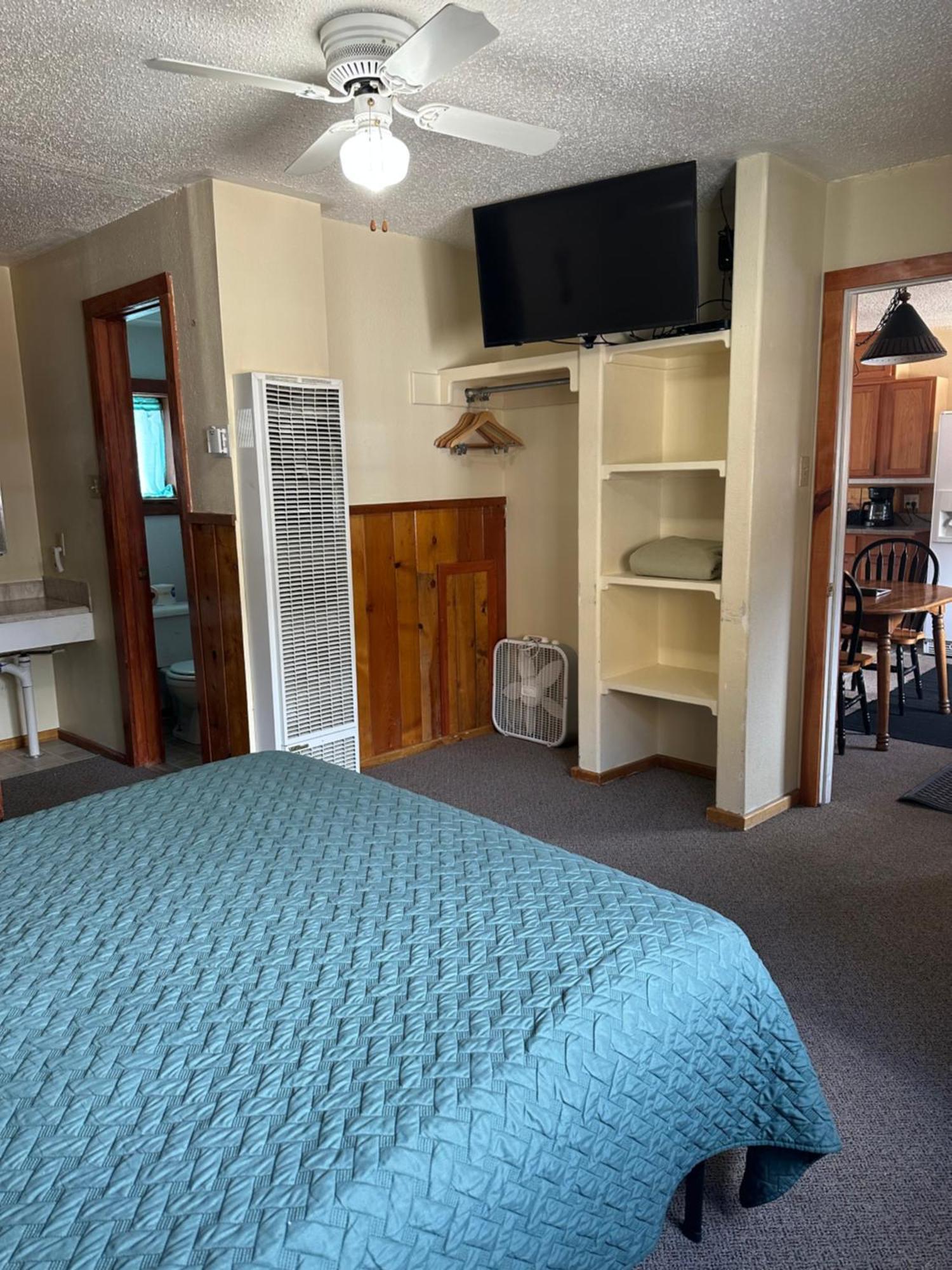 Deer Lodge Ред-Ривер Номер фото